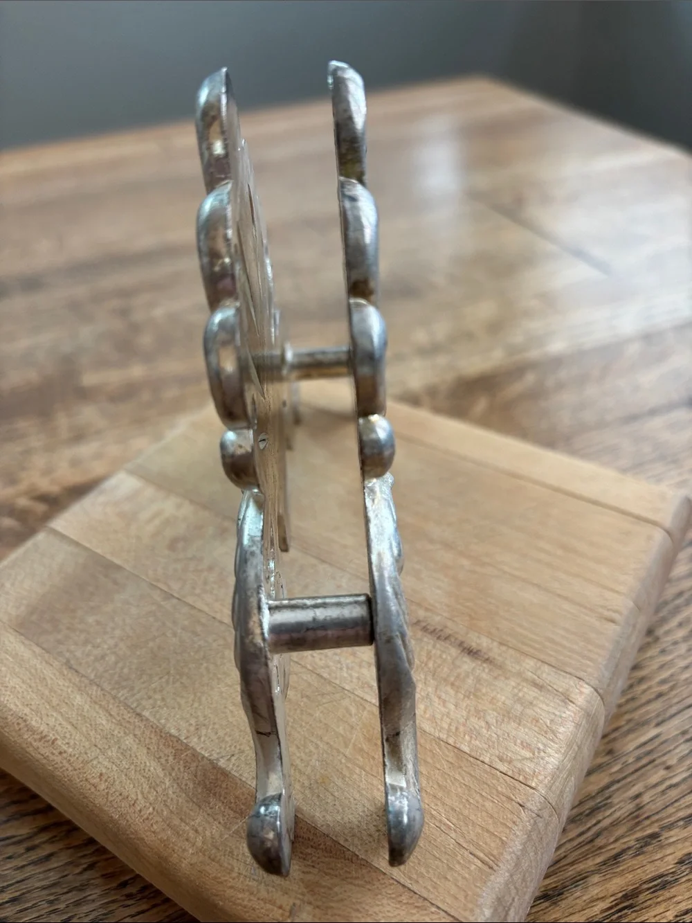 Vintage Silver-plate Decorative Knife Rest or Napkin Holder. Fan Design